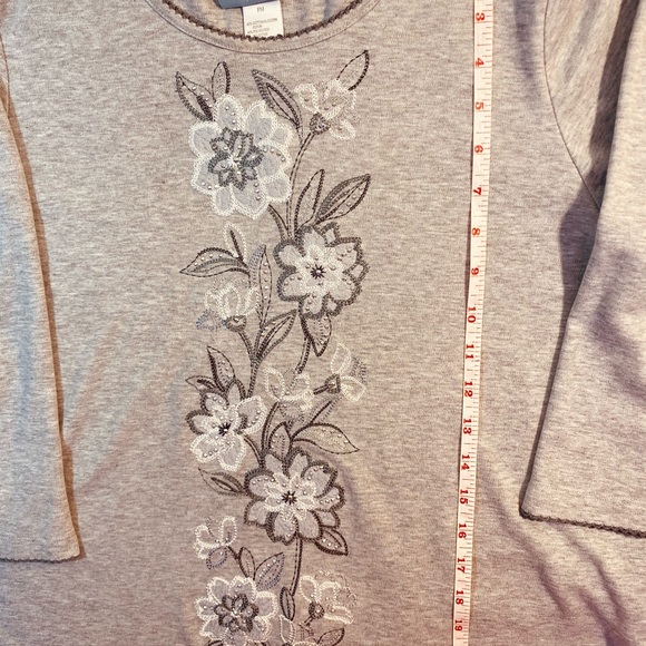 Alfred Dunner- Top- Gray. 3/4 sleeves. Size PM. Embroidery in front. - Picture 3 of 6